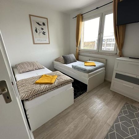 Ideal Fuer Monteure. 3 Zimmer Apartment Mit Kueche, Waschmaschine, Wifi Usw... . Halle  Exterior foto